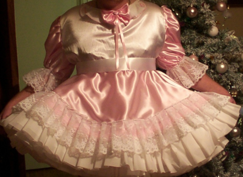 pinkandwhiteshortyDress.jpg