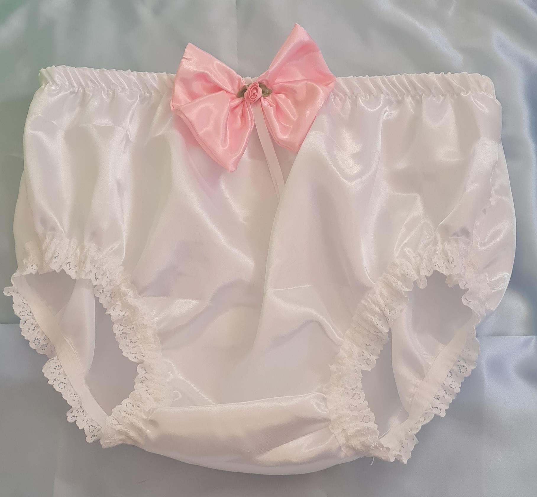 whitesatinpinkbowknickers.jpeg